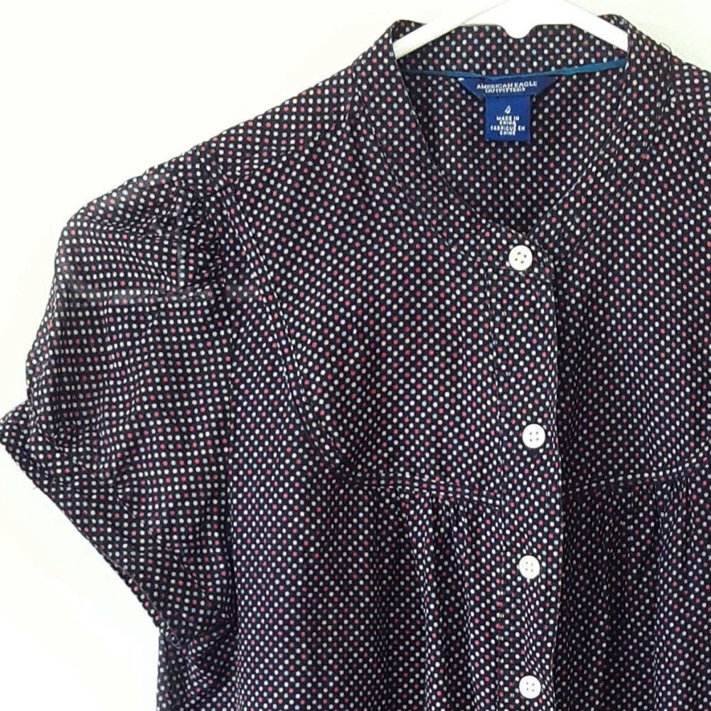 🌴 2/$12 American Eagle Size 4 Button Up Polka Dot